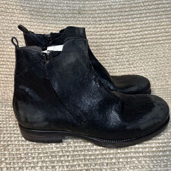 NWT Area Forte distressed crackle chelsea handcrafted boots sz 42 Italy main image 10